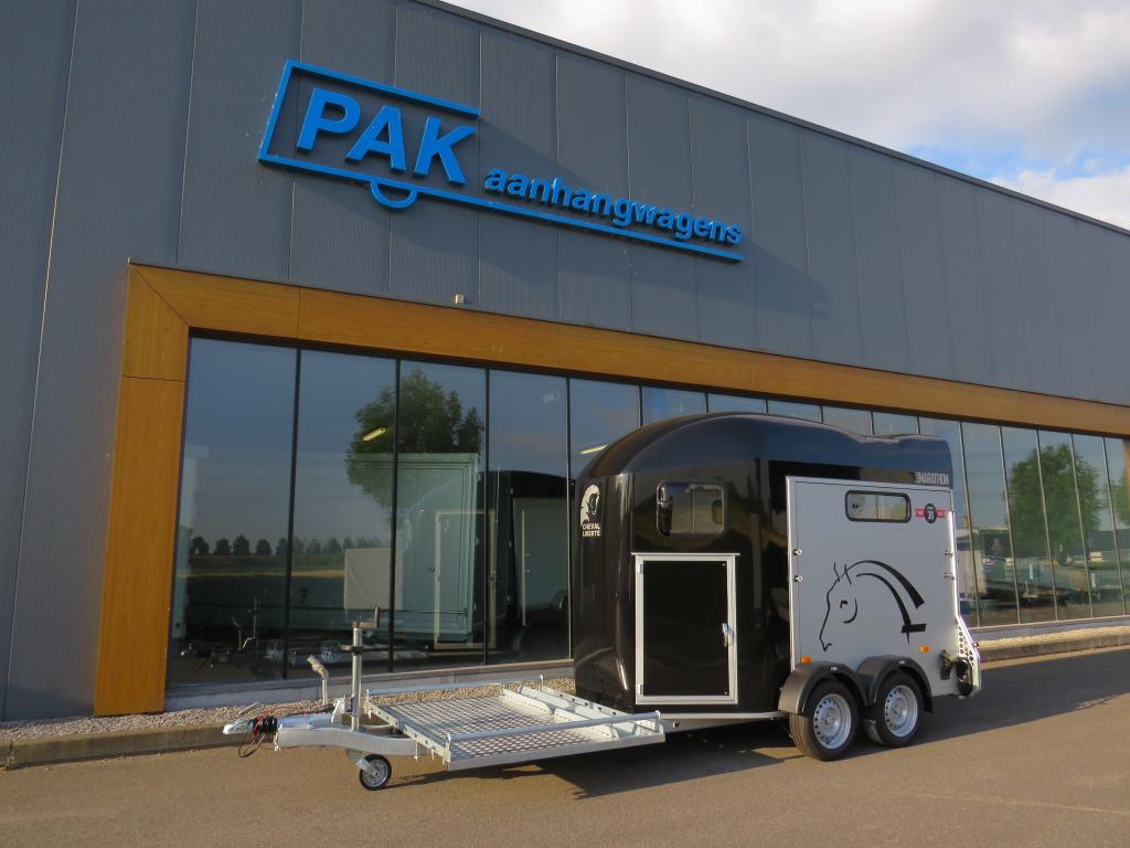 Cheval Liberte Hippo 2-paards koetstrailer met zadelkamer