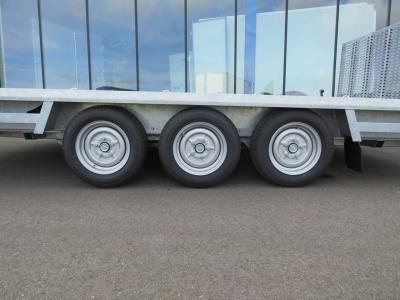 HULCO Terrax-3 Machinetransporter tridemas 394x180cm 3500kg