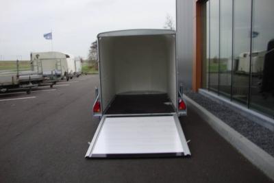 Easyline Gesloten aanhangwagen enkelas 300x151x170cm 1300kg VolPoly