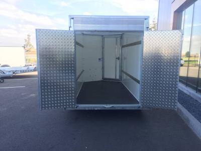 Ifor-Williams Boxvan BV125 Gesloten aanhangwagen tandemas 364x147x214cm 2700kg