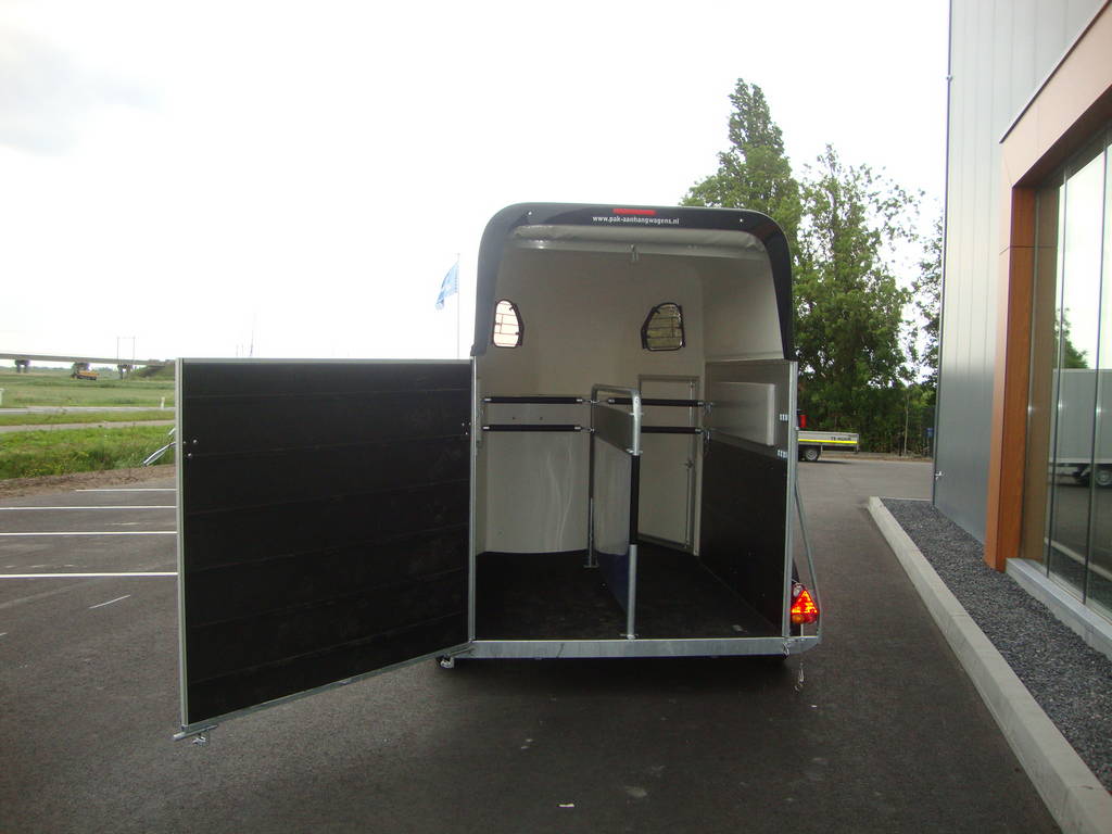 Cheval/Liberte Gold Two Touring 2-paards trailer met zadelkamer