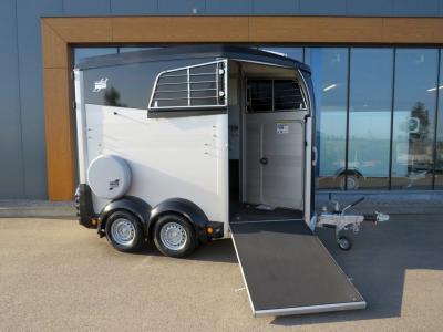 Ifor-Williams HBX 403 1,5-paards trailer met vooruitloop