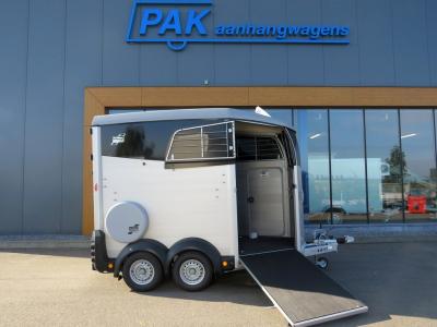 Ifor-Williams HBX 506 2-paards trailer met vooruitloop