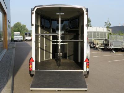 Ifor-Williams HBX 506 2-paards trailer met vooruitloop