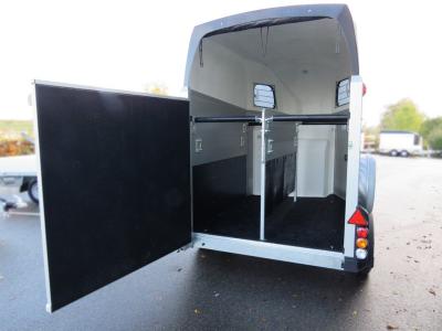 Ifor-Williams HBE 506 2-paards trailermet zadelkamer