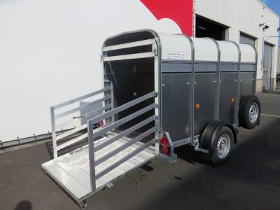 Ifor-Williams P8G Veetrailer enkelas 244x121x153cm 1400kg