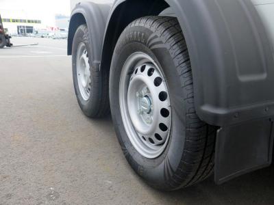 Easyline Gesloten aanhangwagen tandemas 378x185x203cm 2600kg ALU met zijdeur