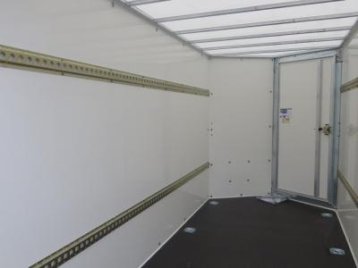 Ifor-Williams Boxvan BV105 Gesloten aanhangwagen tandemas 303x147x214cm 2700kg