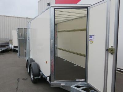 Ifor-Williams Boxvan BV105 Gesloten aanhangwagen tandemas 303x147x183cm 2700kg