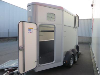 Ifor-Williams HB 403 tandemas met vooruitloop