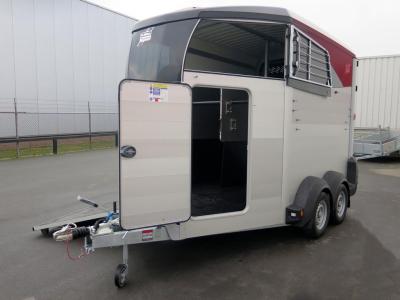 Ifor-Williams HBX 511 2-paards trailer  met vooruitloop