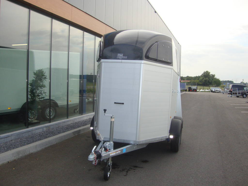 Humbaur Xhanthos 2-paards trailer geremd, foto 2 van 6
