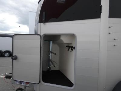 Ifor-Williams HBX 511 2-paards trailer  met zadelkamer