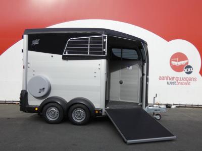 Ifor-Williams HBX 506 2-paards trailer met vooruitloop