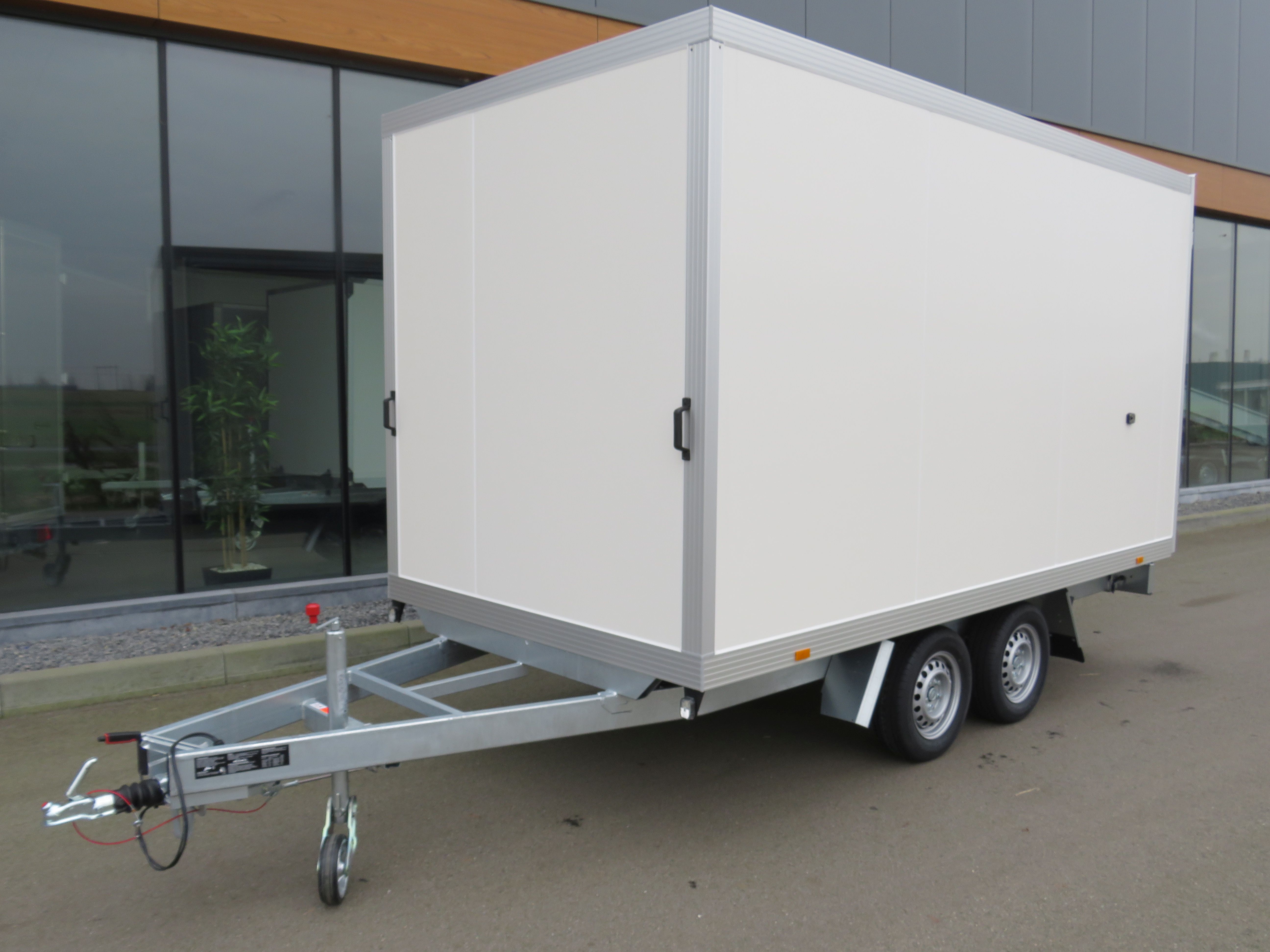 Proline sandwich Gesloten aanhangwagen tandemas 366x204x190cm 3000kg geremd, foto 2 van 6